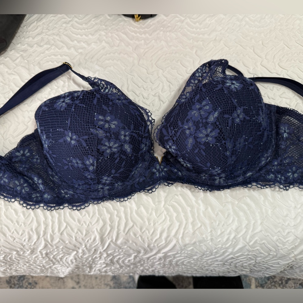 VS blue lace bra 34DD